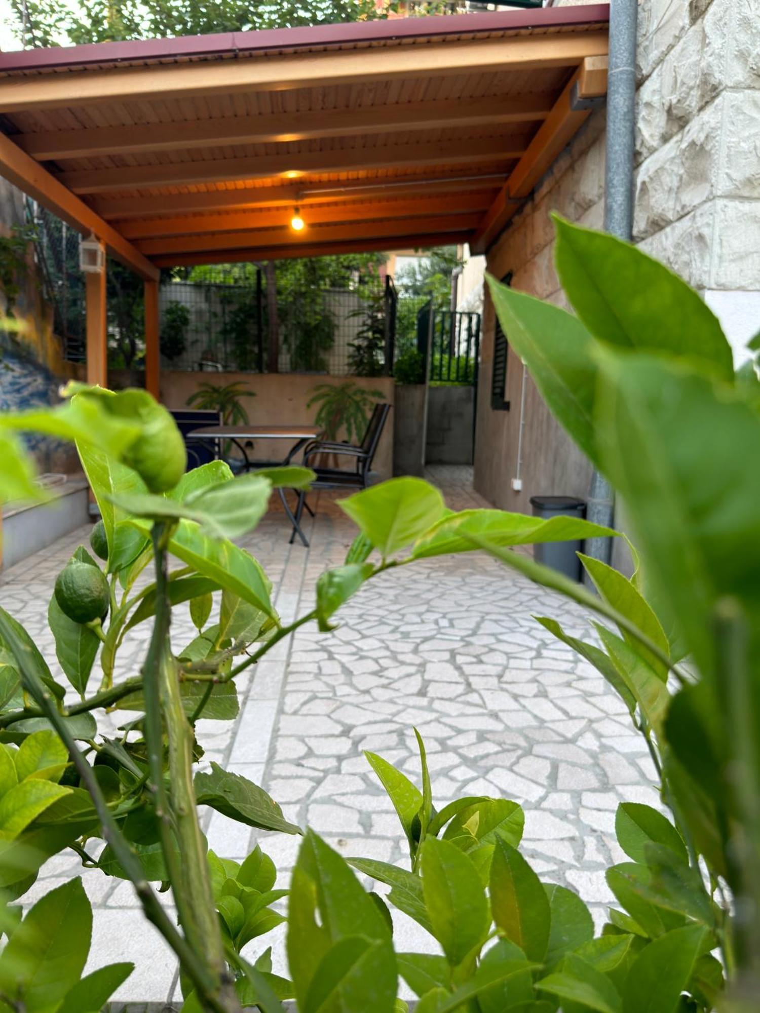 Valentinas Garden Apartment Split Luaran gambar