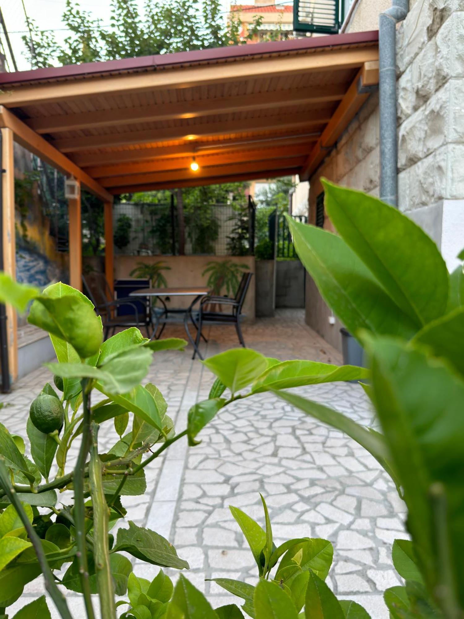 Valentinas Garden Apartment Split Luaran gambar