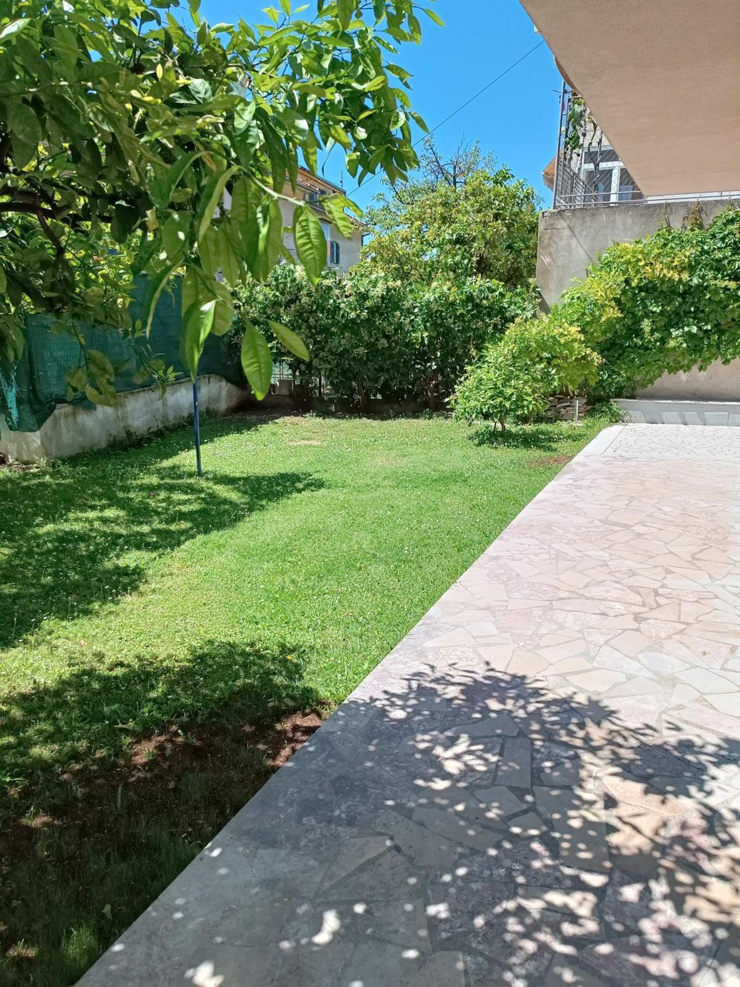 Valentinas Garden Apartment Split Luaran gambar
