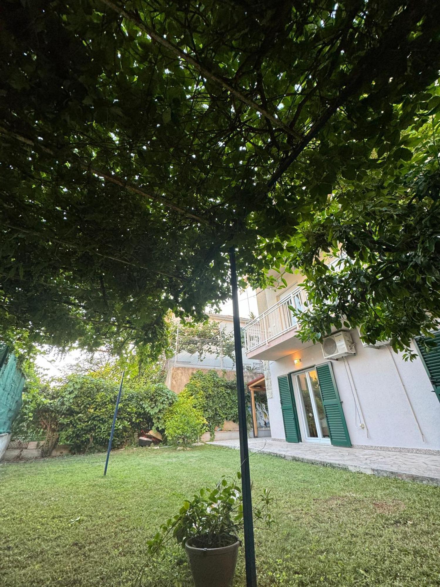 Valentinas Garden Apartment Split Luaran gambar